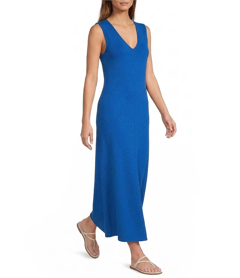 Antonio Melani Sleeveless V-Neck Sleeveless Shift Dress