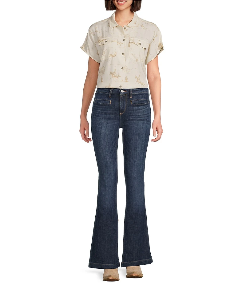 Ariat Badlands Collared Short Sleeve Snap Front Camp Shirt