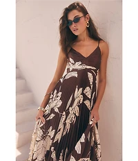 ASTR The Label Clea Floral Print V-Neck Sleeveless Pleated Satin Plisse Maxi Dress