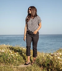 Aventura Arden Capri Side Slit Twill Pants