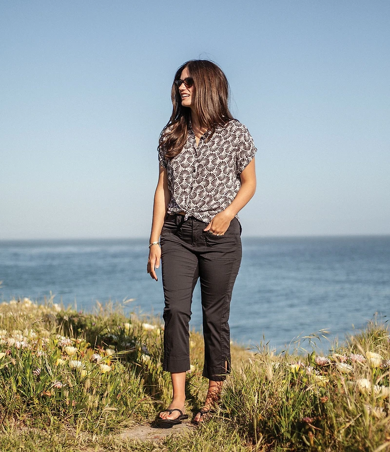 Aventura Arden Capri Side Slit Twill Pants