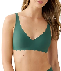 b.tempt'd by Wacoal B.wow'd Wire Free Scalloped V-Neck Convertible Bra