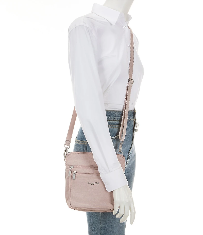 Baggallini Modern Pocket Crossbody Bag