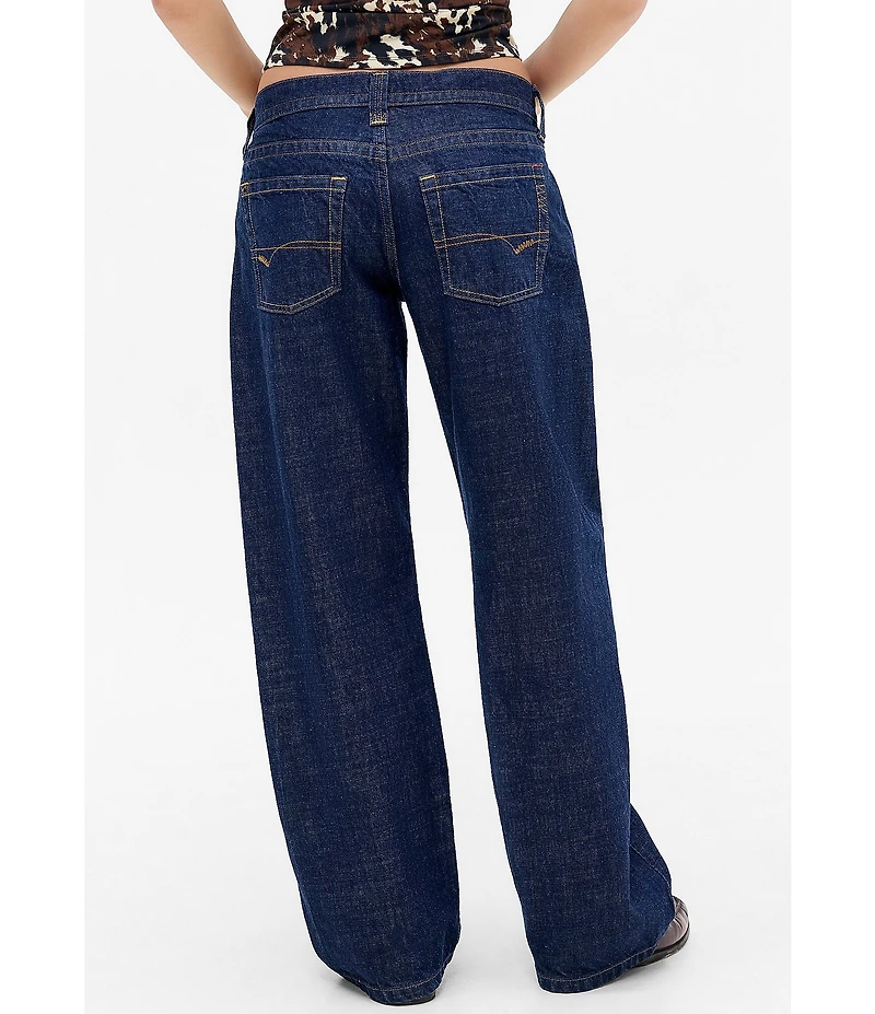 BDG Urban Kayla Rinse Low Rise 5-Pocket Jeans