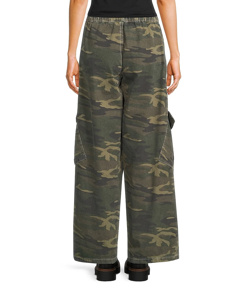 BDG Urban Outfitters Bobbi Camouflage Printed Woven Cargo Pants