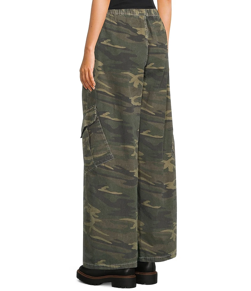 BDG Urban Outfitters Bobbi Camouflage Printed Woven Cargo Pants