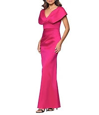 Betsy & Adam Long V Neck Short Sleeve Sheath Dress