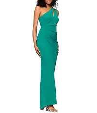 Betsy & Adam One Shoulder Split Neck Sleeveless Ruched Gown