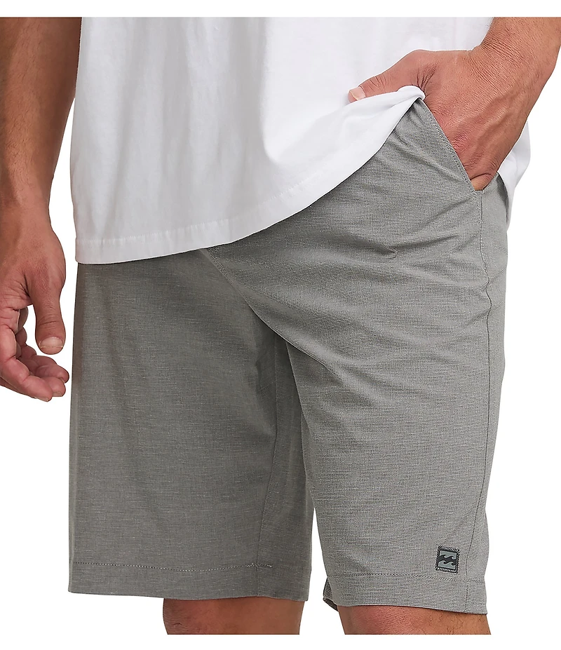 Billabong Crossfire Solid Elastic Submersible 18#double; Inseam Shorts