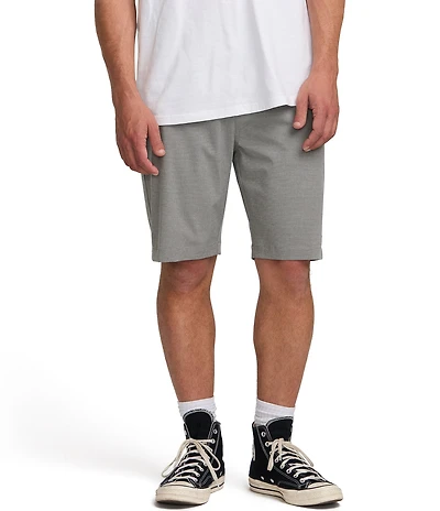 Billabong Crossfire Solid Elastic Submersible 18#double; Inseam Shorts