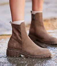 Blondo Prestly Waterproof Suede Lug Sole Booties