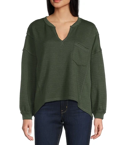 Blu Pepper Knit V-Neck Top