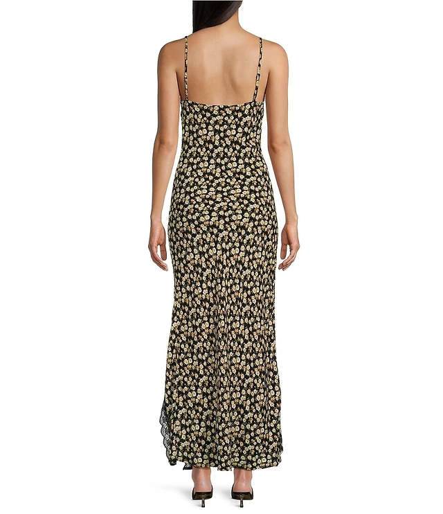 Blu Pepper Floral Print Ricrac Trim Midi Dress at Hamilton Place in  Chattanooga, TN