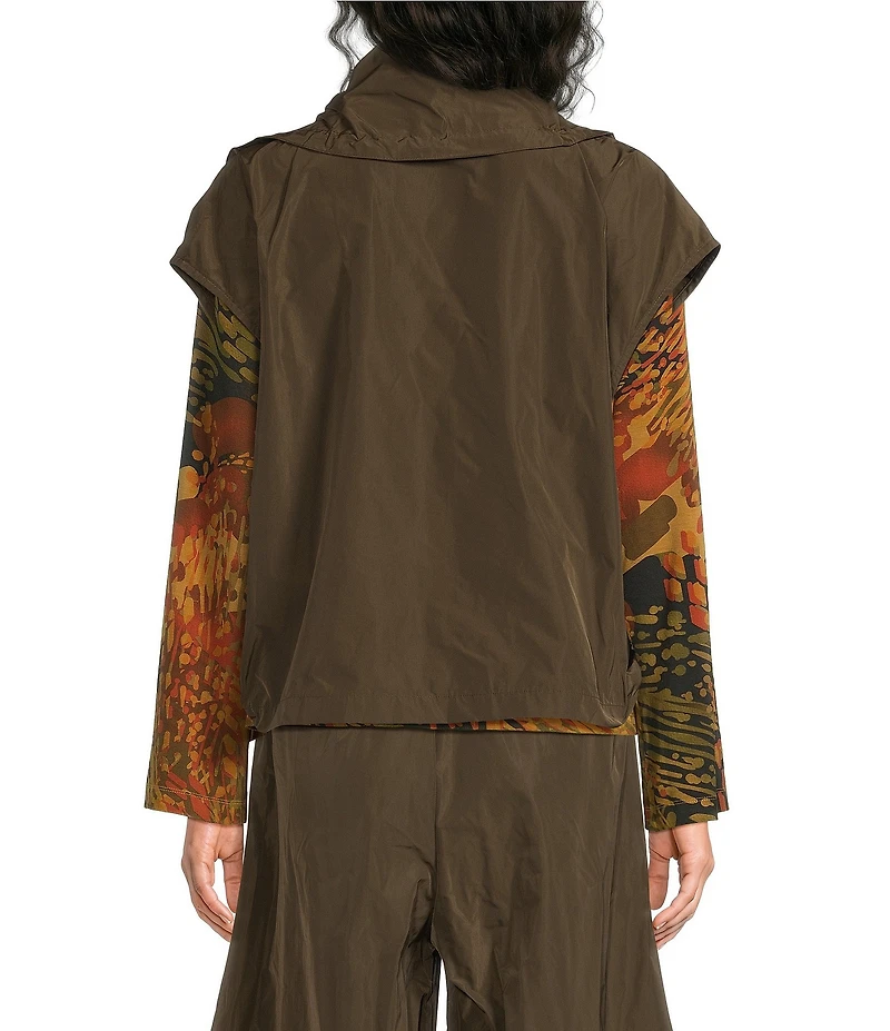 Bryn Walker Memory Crunch Wide Pointed Collar Cap Sleeve Ruched Detail Zip-Front Vest