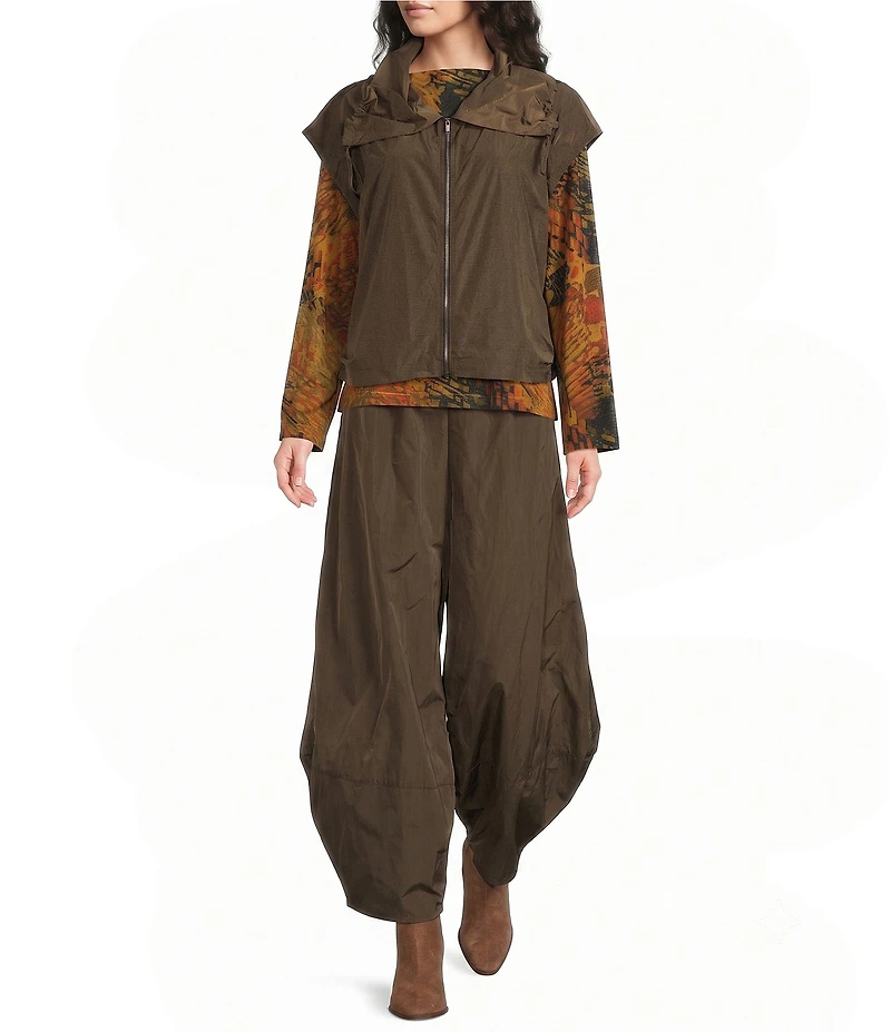 Bryn Walker Memory Crunch Wide Pointed Collar Cap Sleeve Ruched Detail Zip-Front Vest