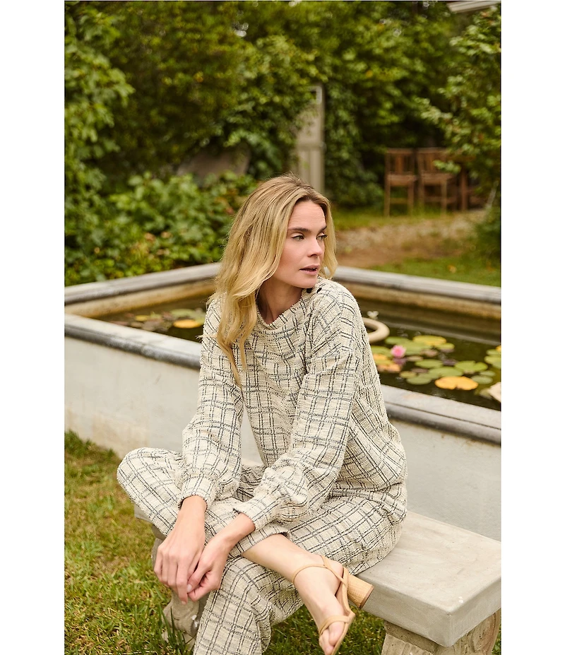 Buru Snappy Crew Neck Pullover Crewneck