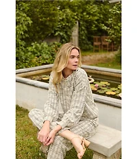 Buru Snappy Crew Neck Pullover Crewneck