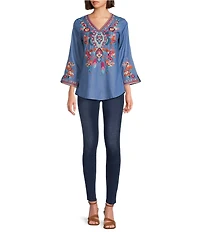 Calessa Embroidered V-Neck 3/4 Sleeve Tunic