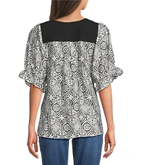 Calessa Petite Size Abstract Embroidered Square Neck Short Sleeve Tunic