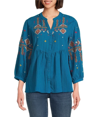 Calessa Petite Size Crinkle Textured Ikat Embroidered Split V-Neck Wrist Sleeve Button Front Tunic