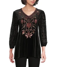 Calessa Petite Size Embroidered Burnout Velvet Floral V-Neck 3/4 Sleeve Knit Tunic