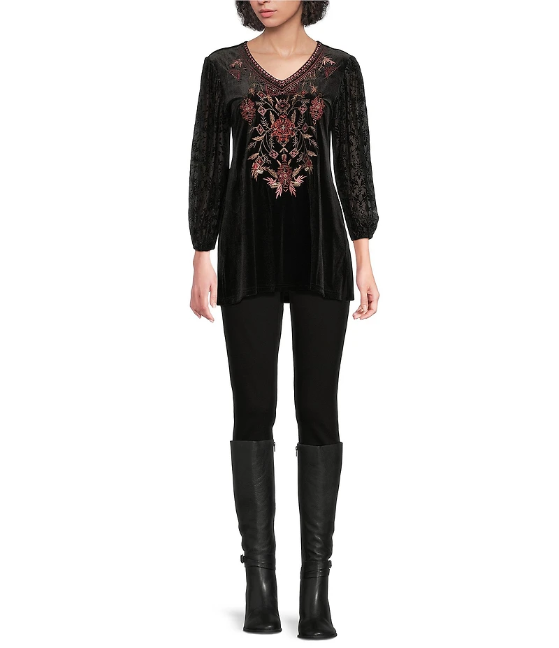 Calessa Petite Size Embroidered Burnout Velvet Floral V-Neck 3/4 Sleeve Knit Tunic