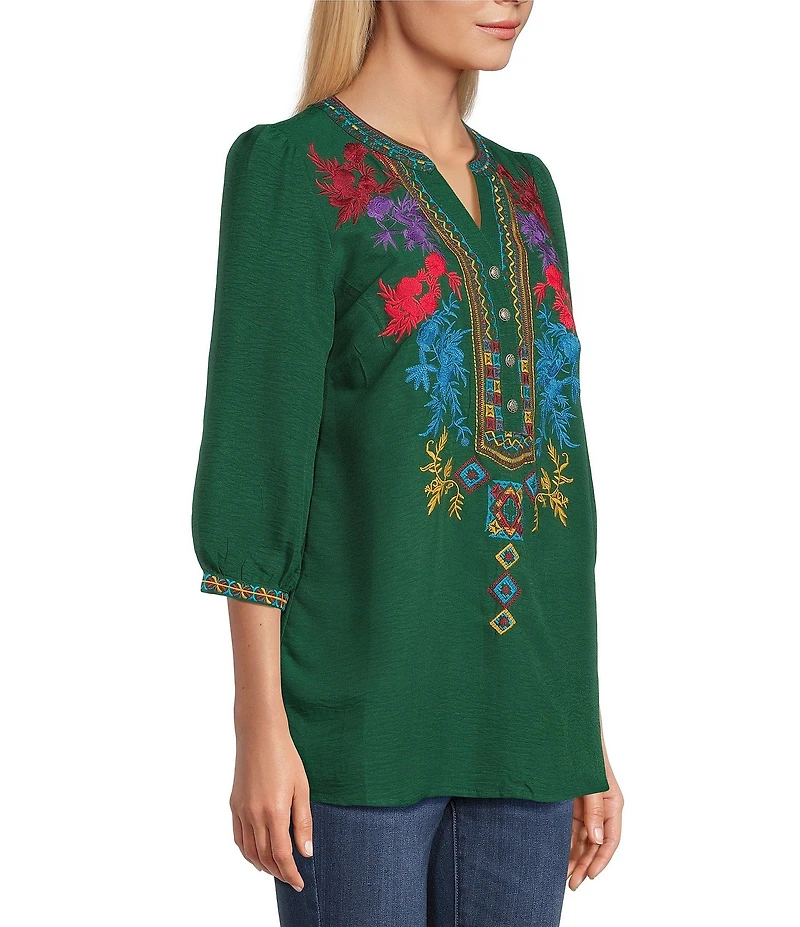 Calessa Petite Size Embroidered Split V-Neck 3/4 Sleeve Tunic