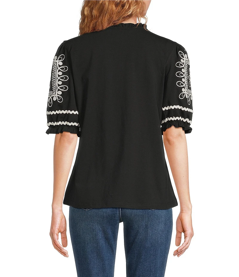 Calessa Petite Size Embroidered Split V-Neck Short Balloon Sleeve Blouse