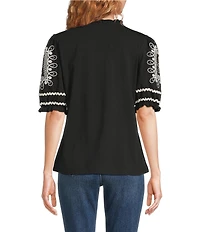 Calessa Petite Size Embroidered Split V-Neck Short Balloon Sleeve Blouse