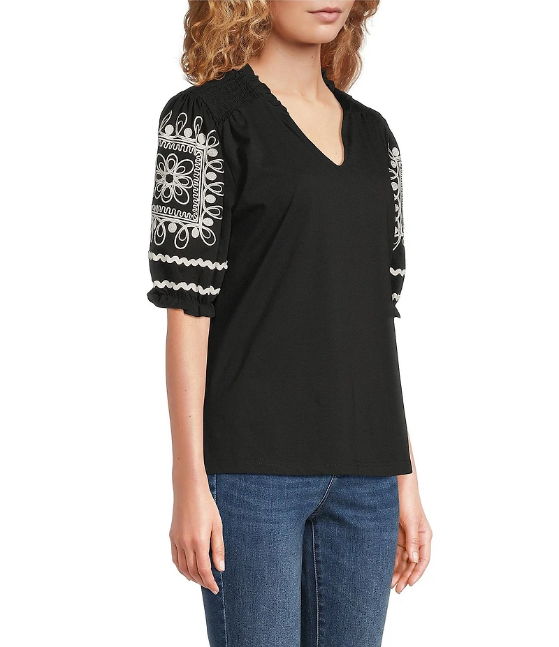 Calessa Petite Size Embroidered Split V-Neck Short Balloon Sleeve Blouse