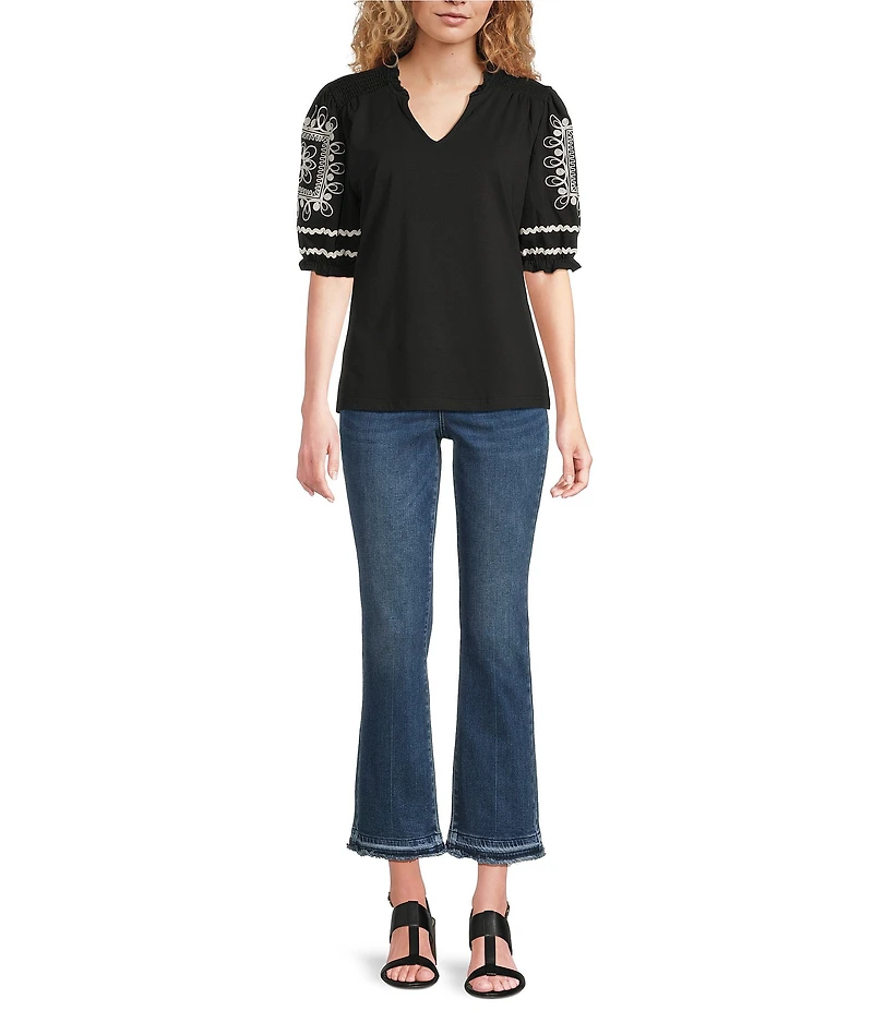 Calessa Petite Size Embroidered Split V-Neck Short Balloon Sleeve Blouse