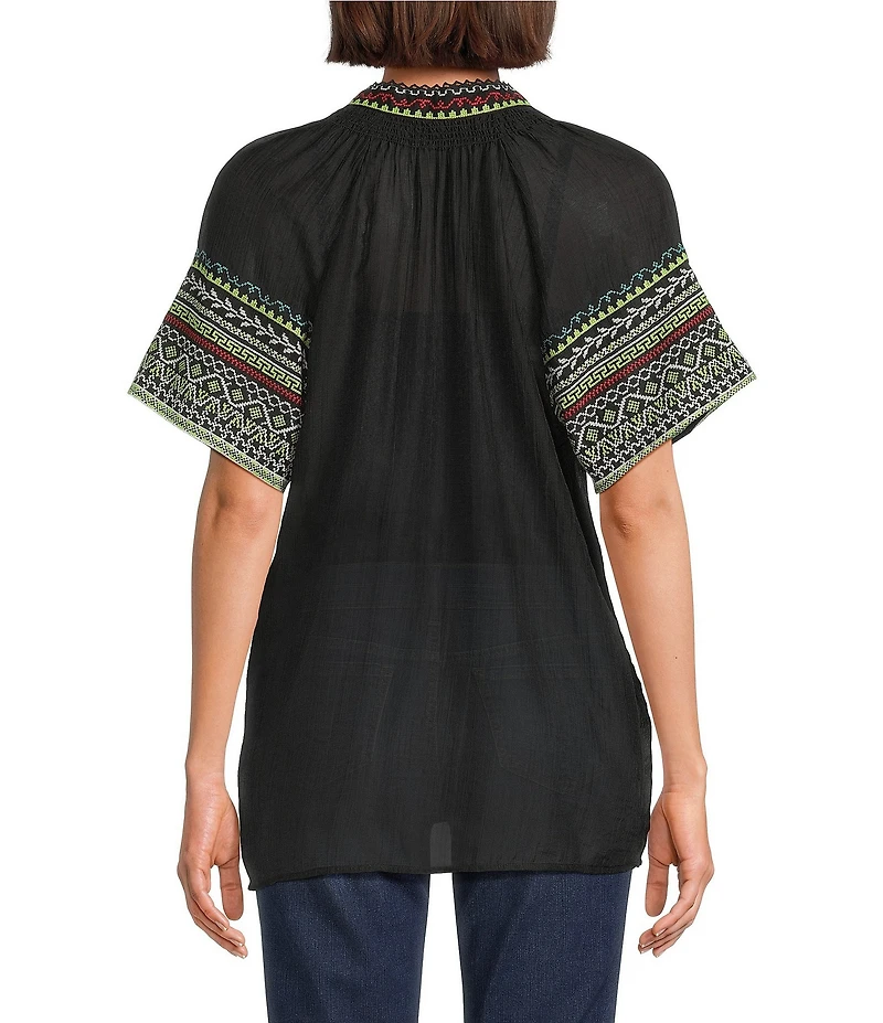 Calessa Petite Size Embroidered Split V-Neck Short Sleeve Tunic