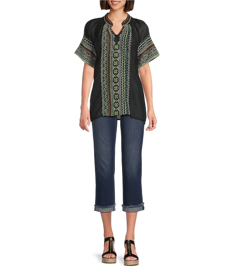 Calessa Petite Size Embroidered Split V-Neck Short Sleeve Tunic