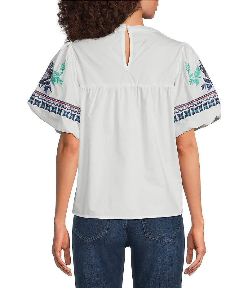 Calessa Petite Size Embroidered Split V-Neck Short Sleeve Tunic