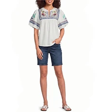Calessa Petite Size Embroidered Split V-Neck Short Sleeve Tunic