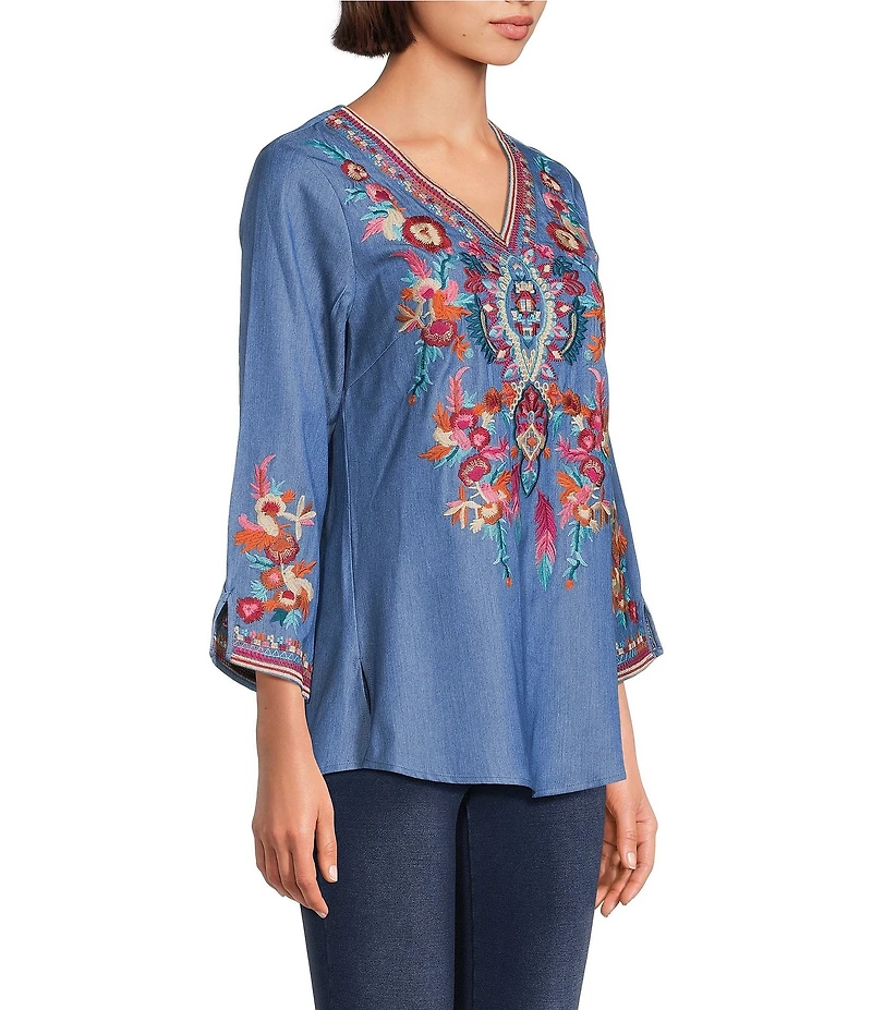 Calessa Petite Size Embroidered V-Neck 3/4 Sleeve Tunic