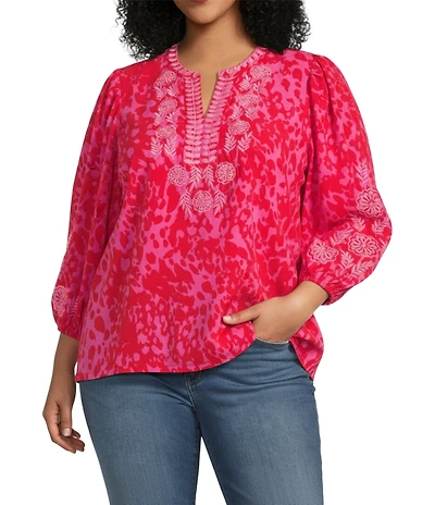 Calessa Plus Size Smooth Embroidered Abstract Animal Print Split Round Neck Bracelet Sleeve Tunic