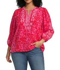 Calessa Plus Size Smooth Embroidered Abstract Animal Print Split Round Neck Bracelet Sleeve Tunic