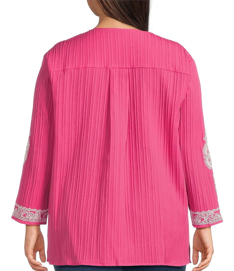 Calessa Plus Size Crinkle Textured Embroidered Split V-Neck Bracelet Sleeve Tunic