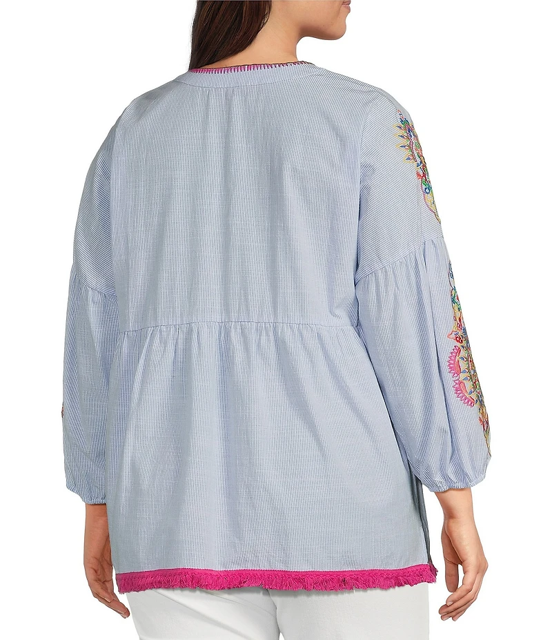 Calessa Plus Size Embroidered Patchwork Split Round V-Neck 3/4 Sleeve Tunic