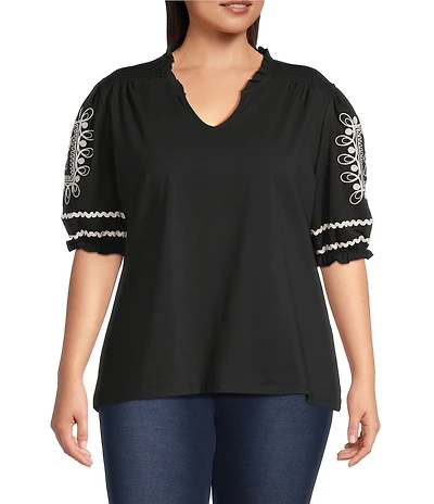 Calessa Plus Size Embroidered Split V-Neck Short Balloon Sleeve Blouse