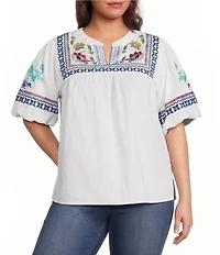 Calessa Plus Size Embroidered Split V-Neck Short Sleeve Tunic