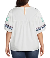 Calessa Plus Size Embroidered Split V-Neck Short Sleeve Tunic