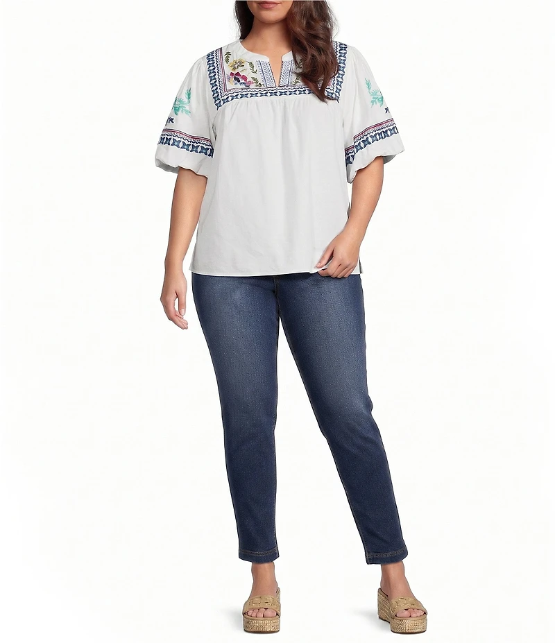 Calessa Plus Size Embroidered Split V-Neck Short Sleeve Tunic