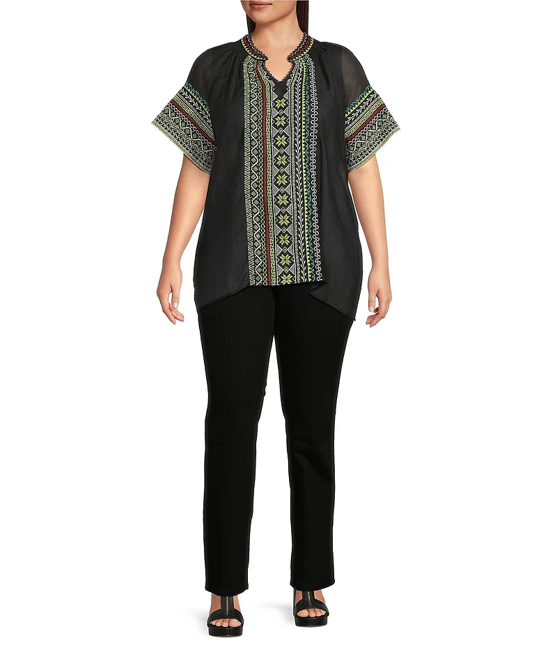 Calessa Plus Size Embroidered Split V-Neck Short Sleeve Tunic
