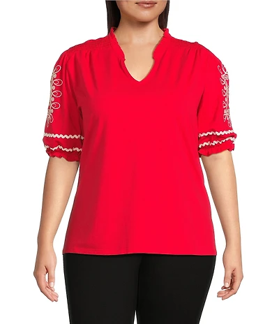 Calessa Plus Size Embroidered Split V-Neck Short Sleeve Tunic