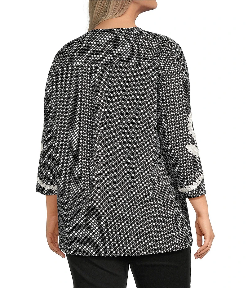Calessa Plus Size Soutache Embroidered Geometric Print Split V-Neck 3/4 Sleeve Tunic