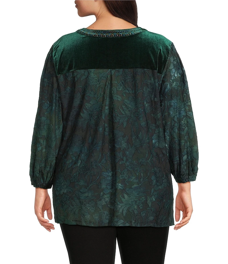 Calessa Plus Size Split V-Neck 3/4 Sleeve Embroidered Burnout Tie-Dye Velvet Knit Tunic
