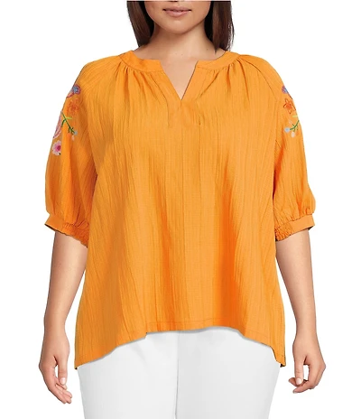 Calessa Plus Size Split V-Neck Embroidered Elbow Balloon Sleeve Tunic