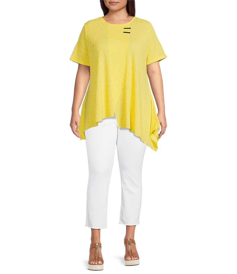 Calessa Plus Size Textured Knit Scoop Neck Short Sleeve Asymmetric Hem Tunic